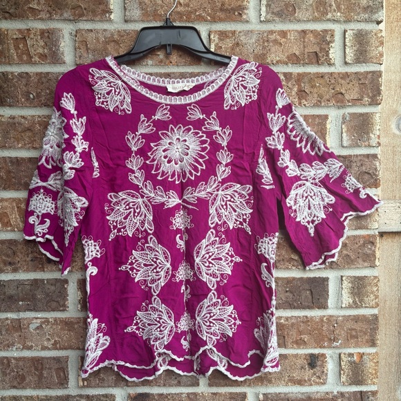 Solitaire Tunic Top Small Floral Embroidered Scallop Trim Pullover Boho Blouse - Picture 1 of 6
